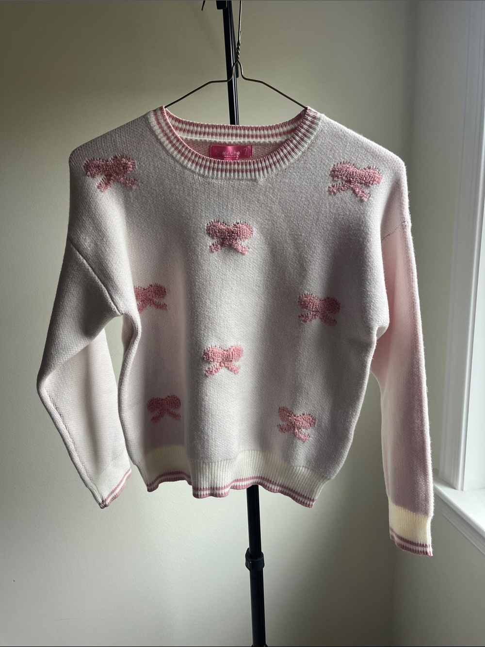 Kids Pink Bow Intarsia Crewneck Sweater - Vintage-Inspired Cute Knit